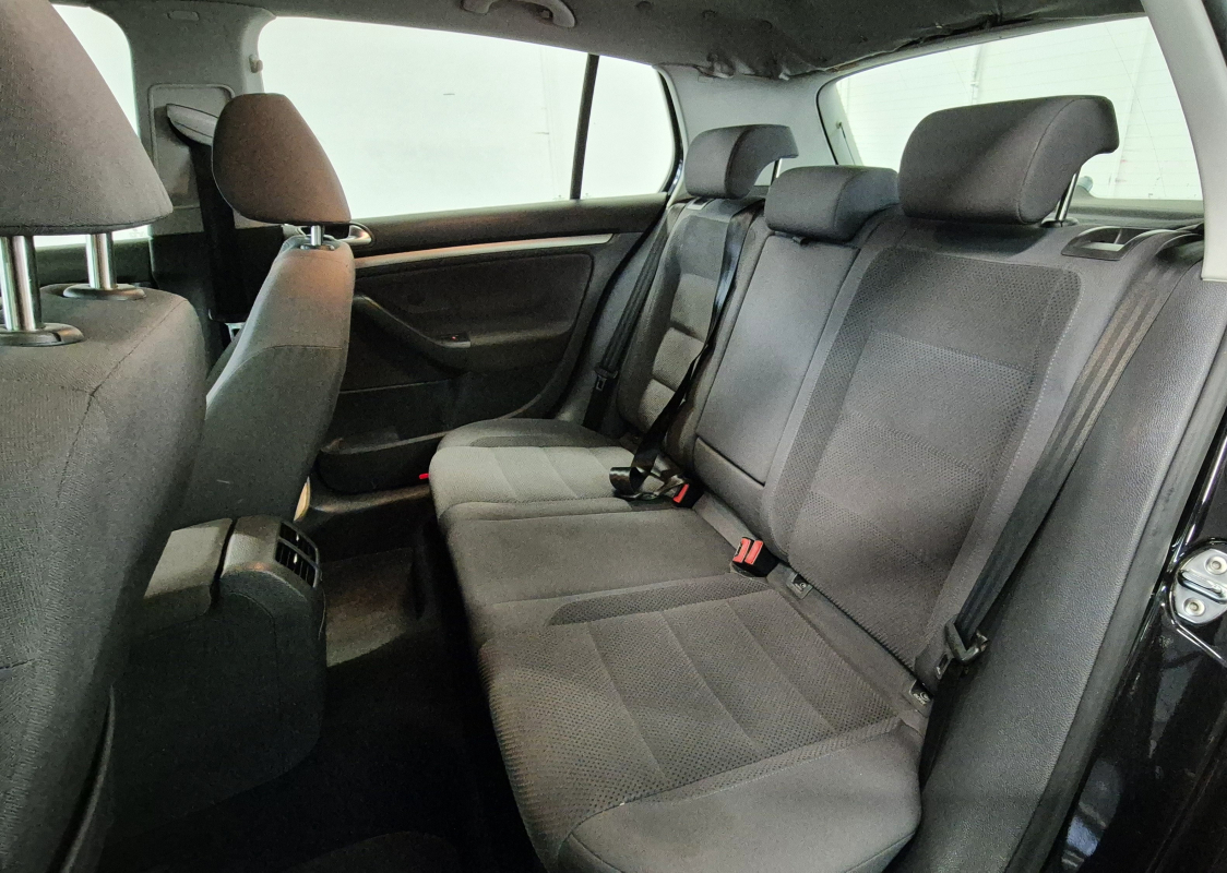 Volkswagen Golf — 11