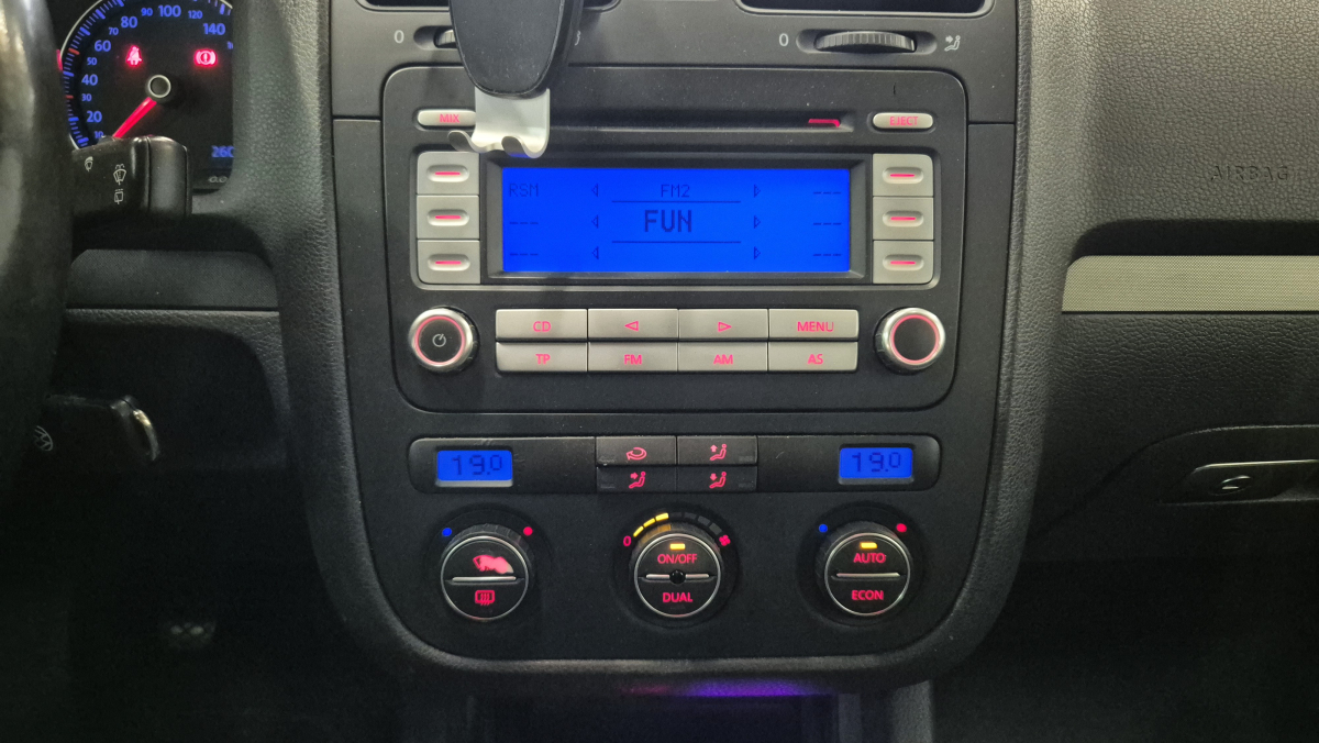 Volkswagen Golf — 16