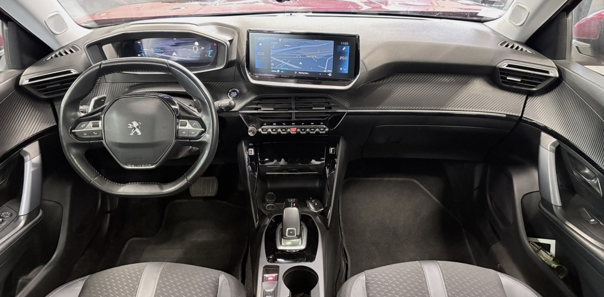 Peugeot 2008 — 8