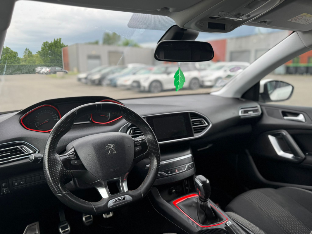 Peugeot 308 — 12