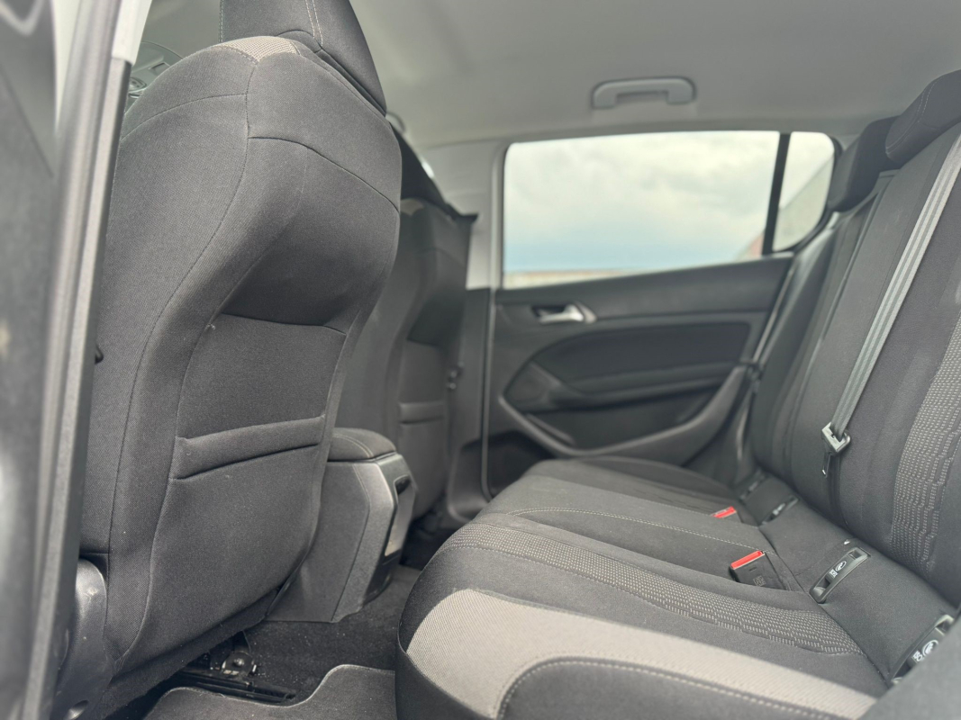 Peugeot 308 — 15