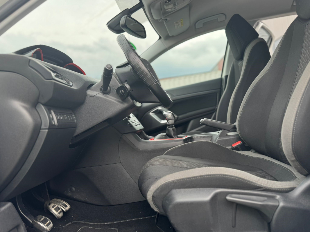 Peugeot 308 — 11