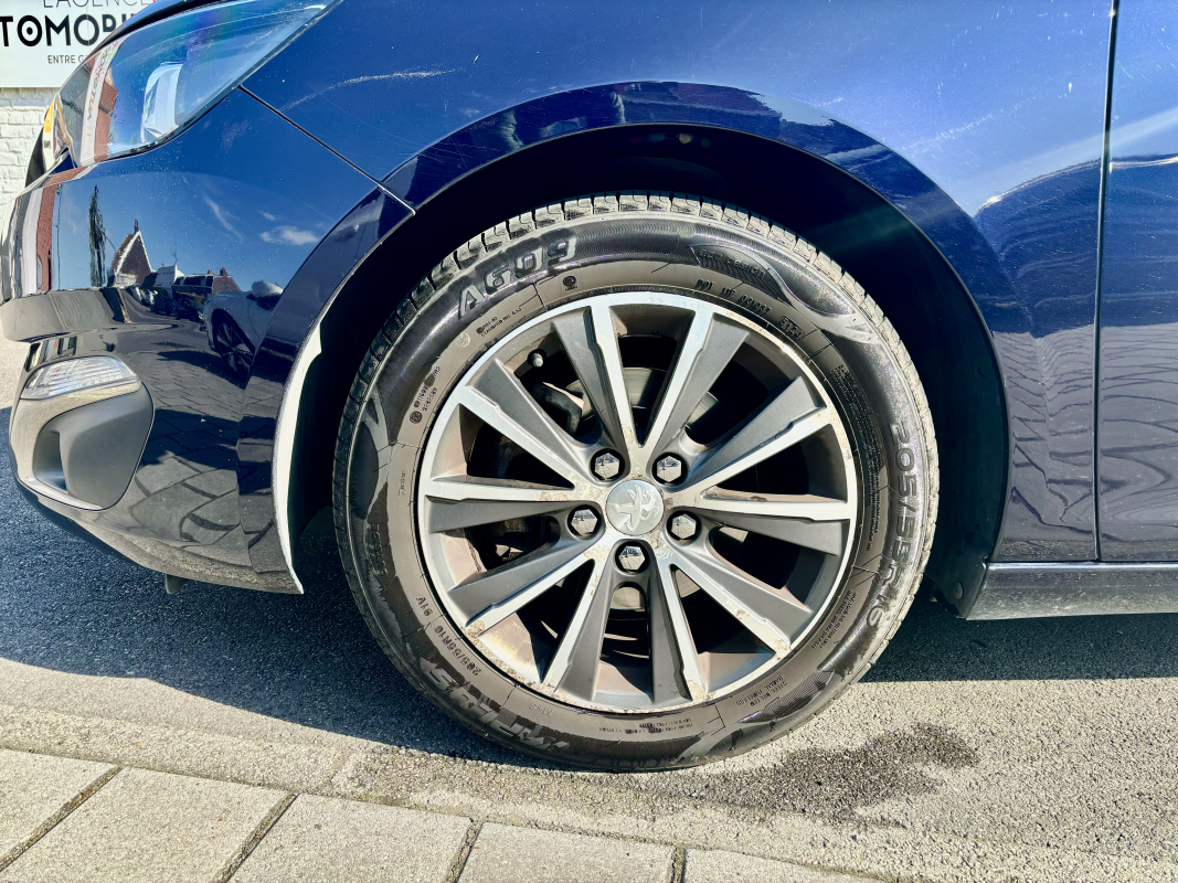 Peugeot 308 — 25