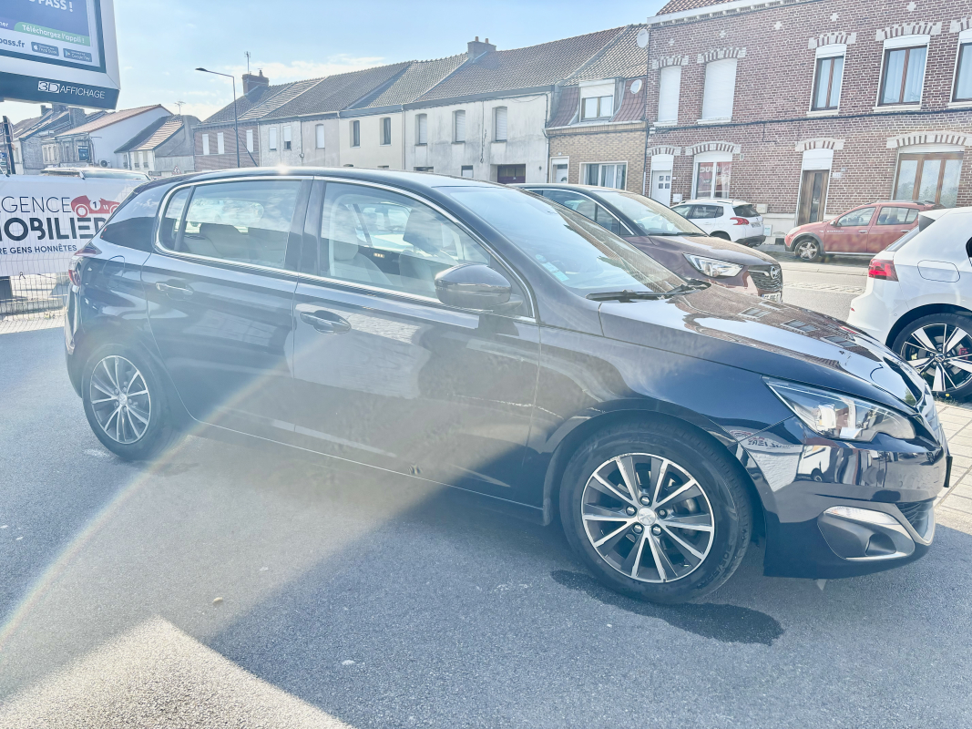 Peugeot 308 — 6