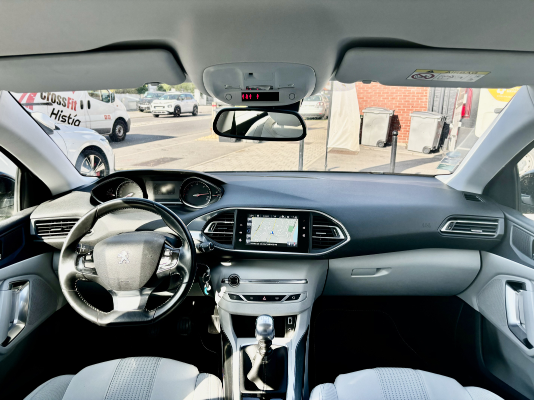 Peugeot 308 — 10
