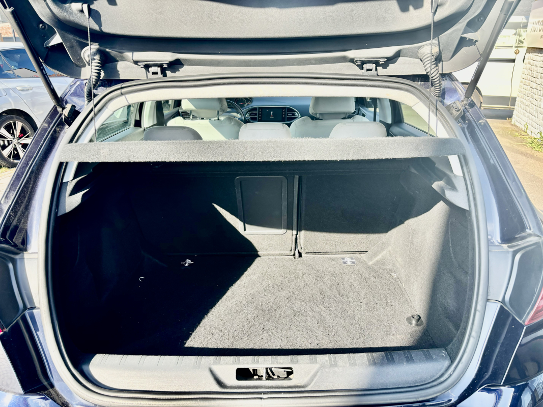 Peugeot 308 — 15