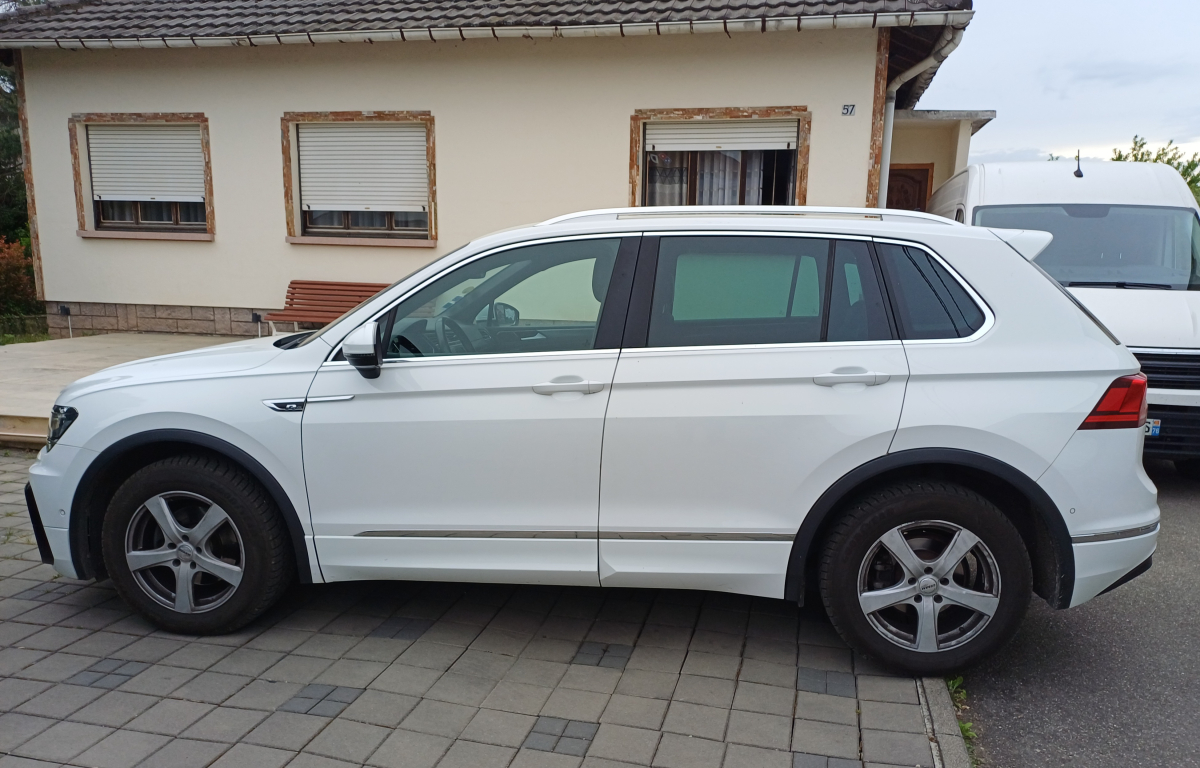 Volkswagen Tiguan — 2