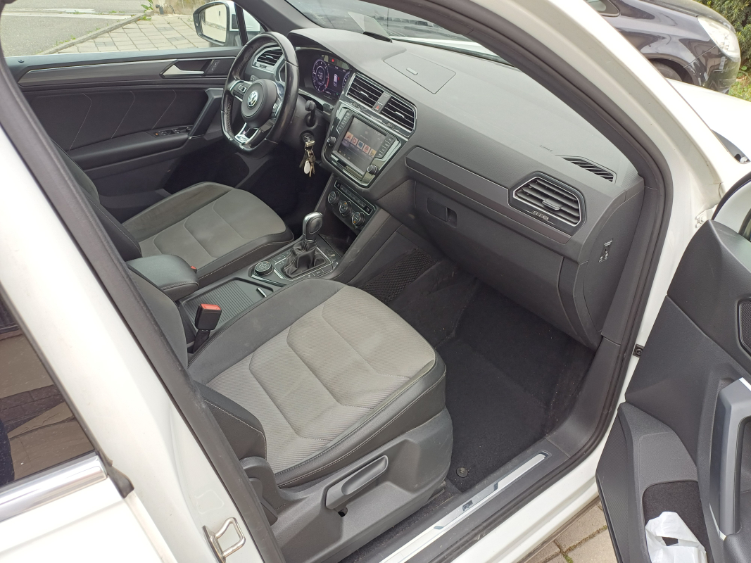 Volkswagen Tiguan — 24