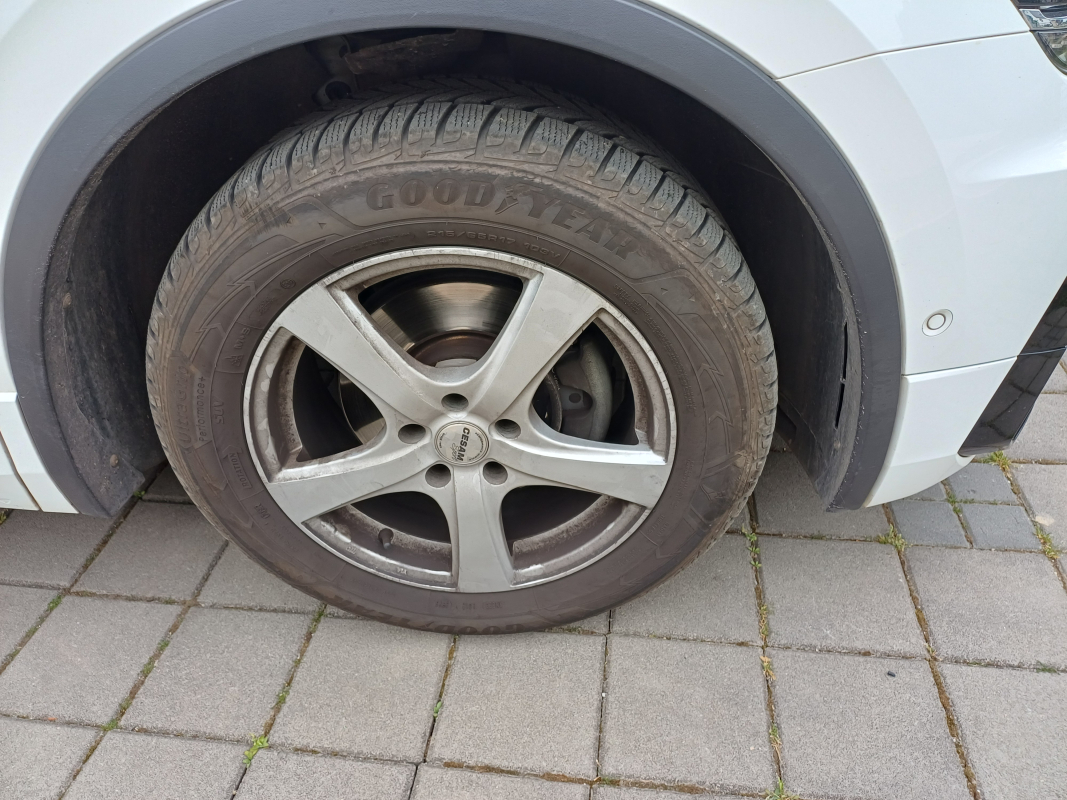 Volkswagen Tiguan — 30