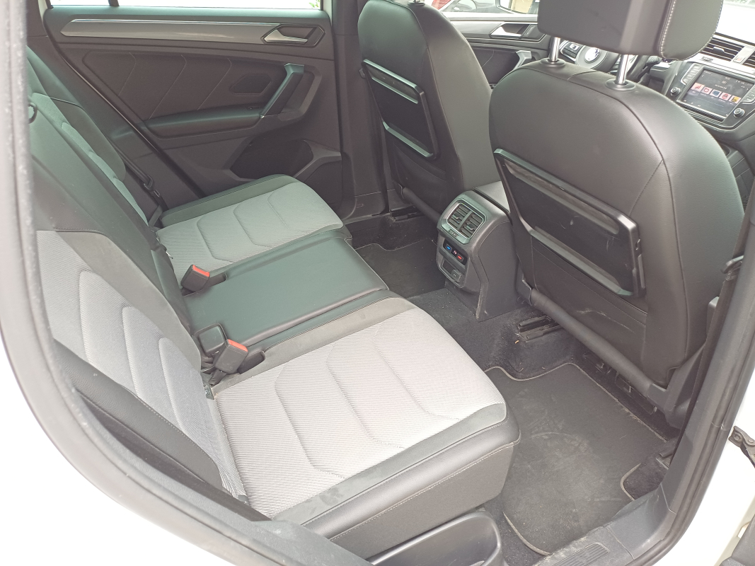 Volkswagen Tiguan — 22