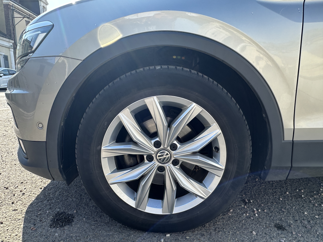 Volkswagen Tiguan — 23