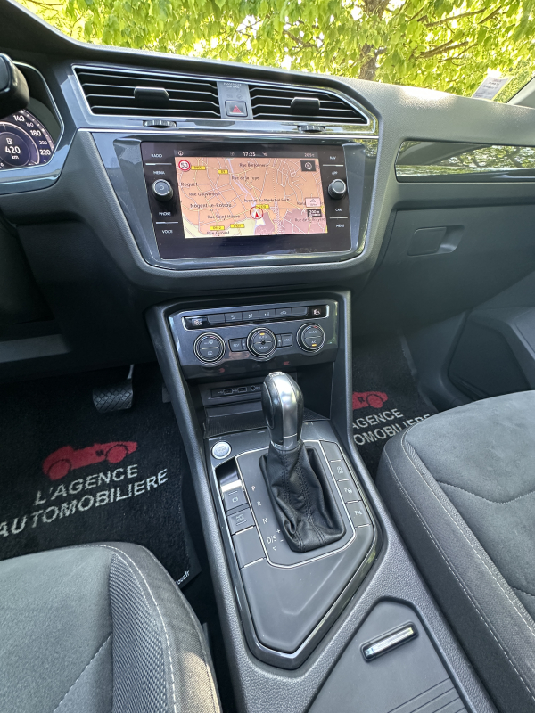 Volkswagen Tiguan — 12