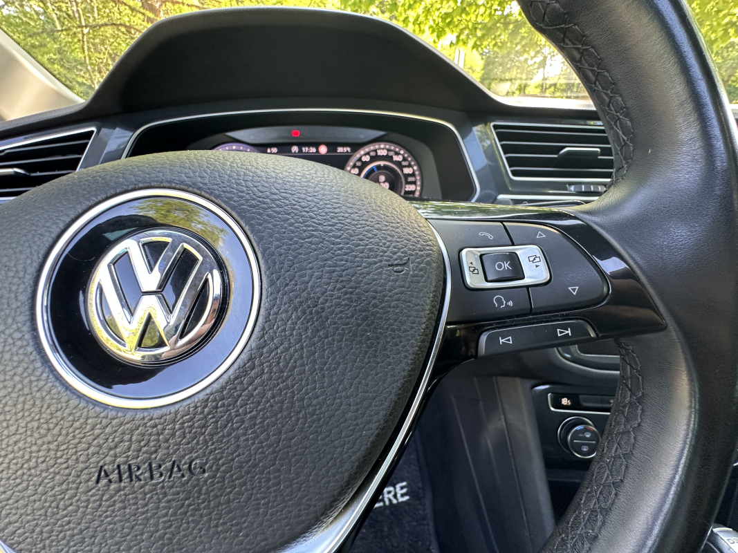 Volkswagen Tiguan — 22