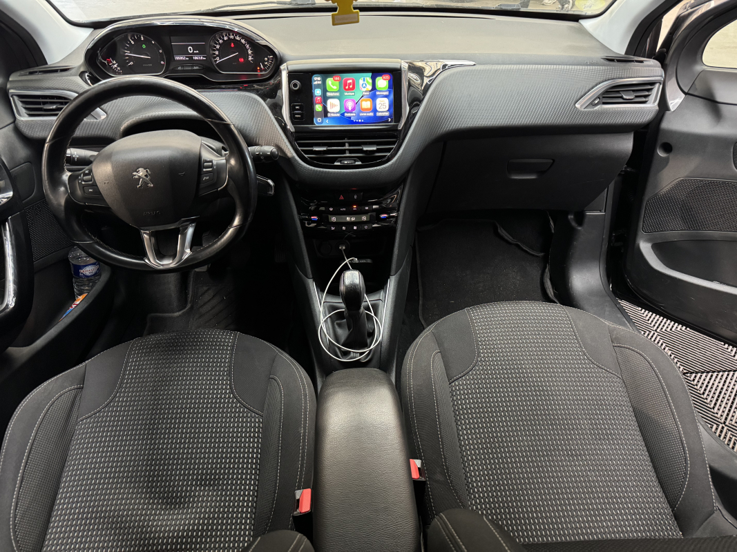 Peugeot 208 — 11