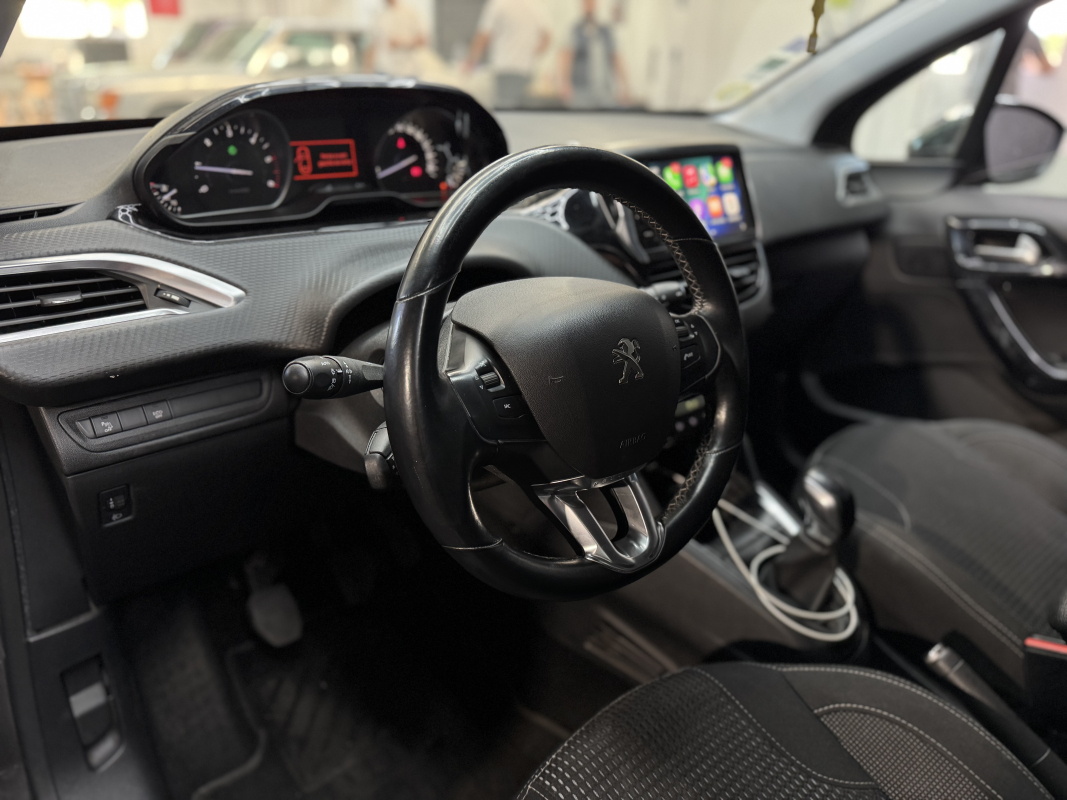 Peugeot 208 — 8