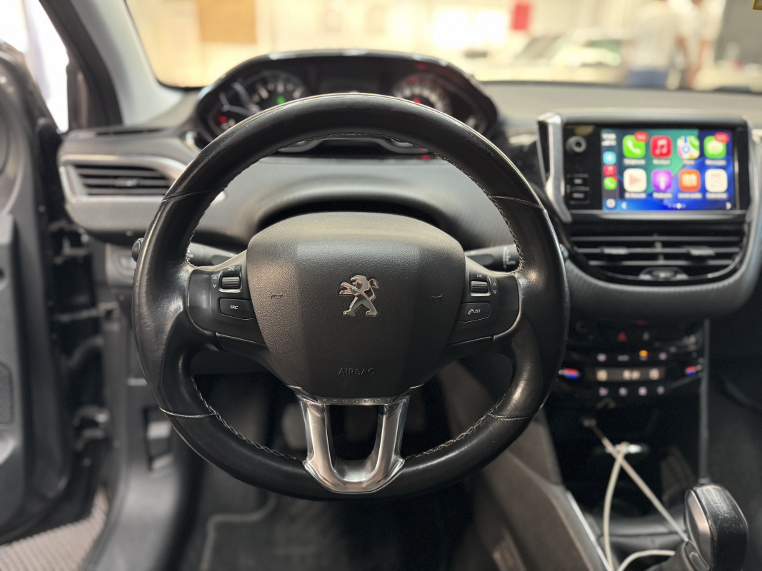 Peugeot 208 — 12