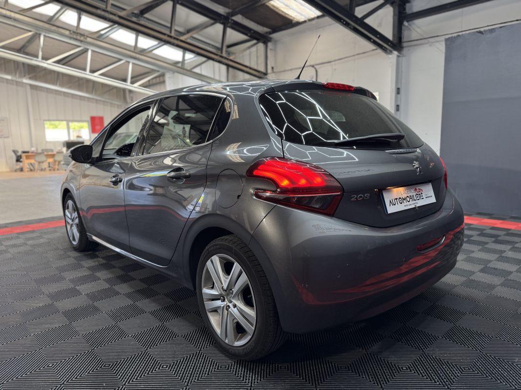Peugeot 208 — 6