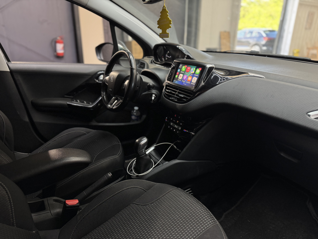 Peugeot 208 — 9
