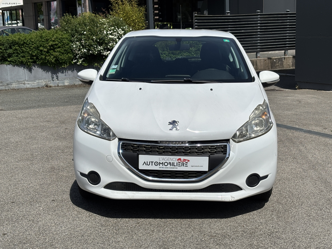 Peugeot 208 — 4