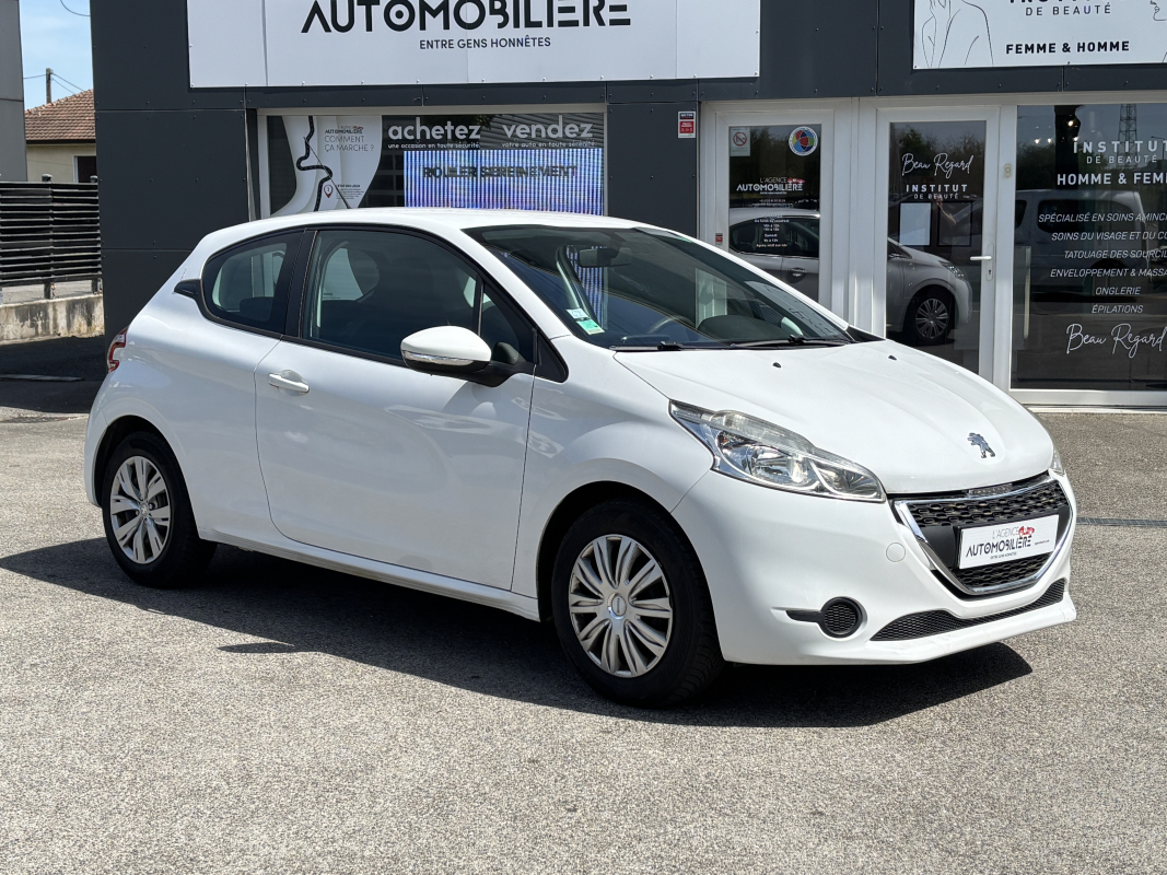 Peugeot 208 — 2