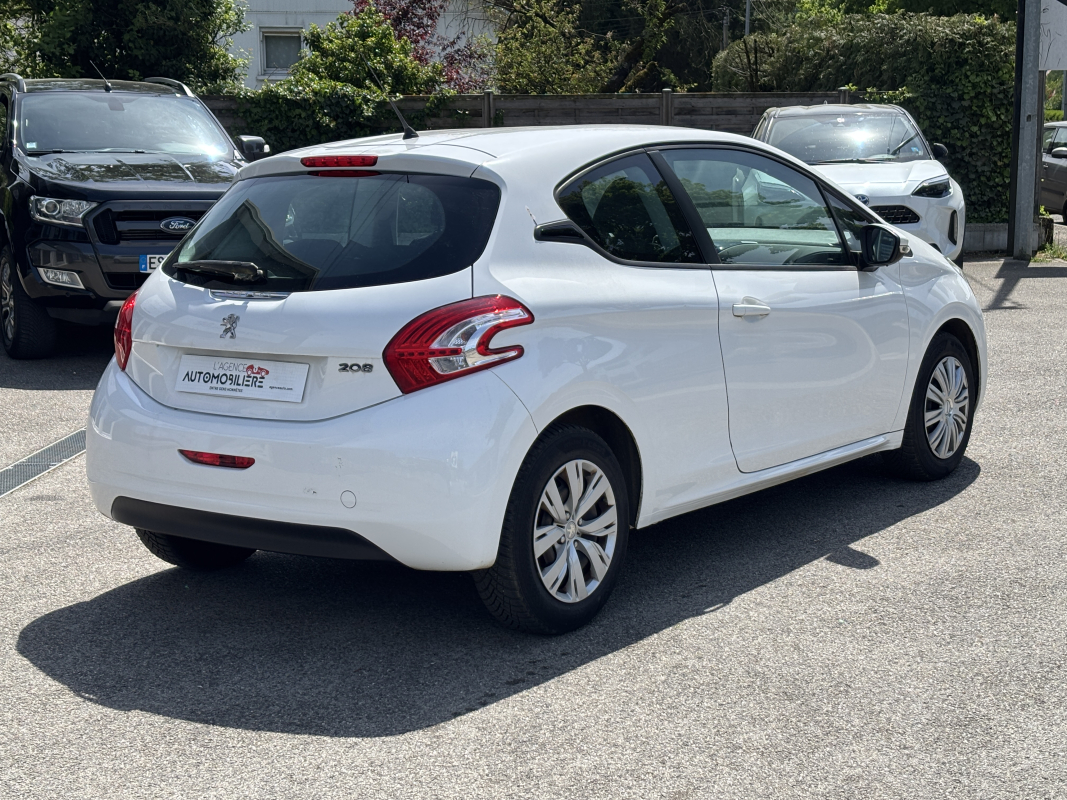 Peugeot 208 — 7