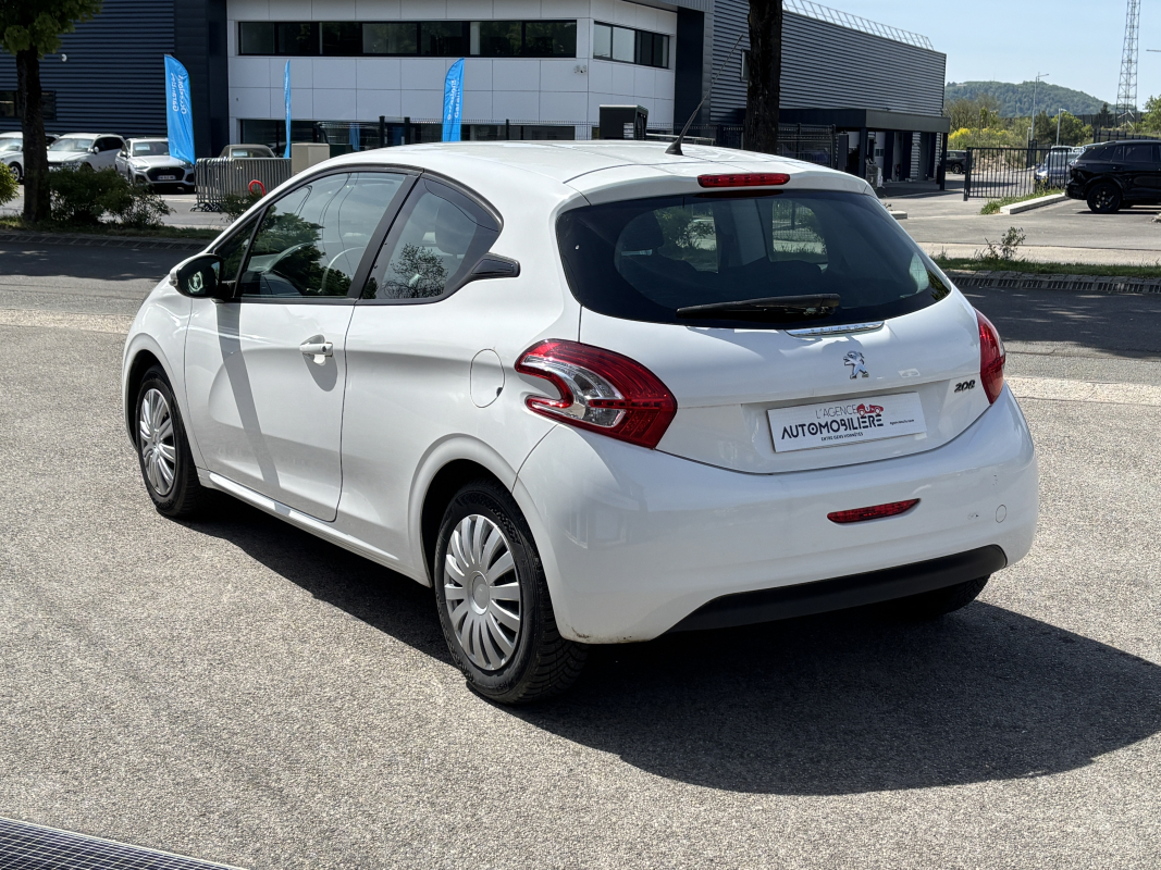 Peugeot 208 — 9
