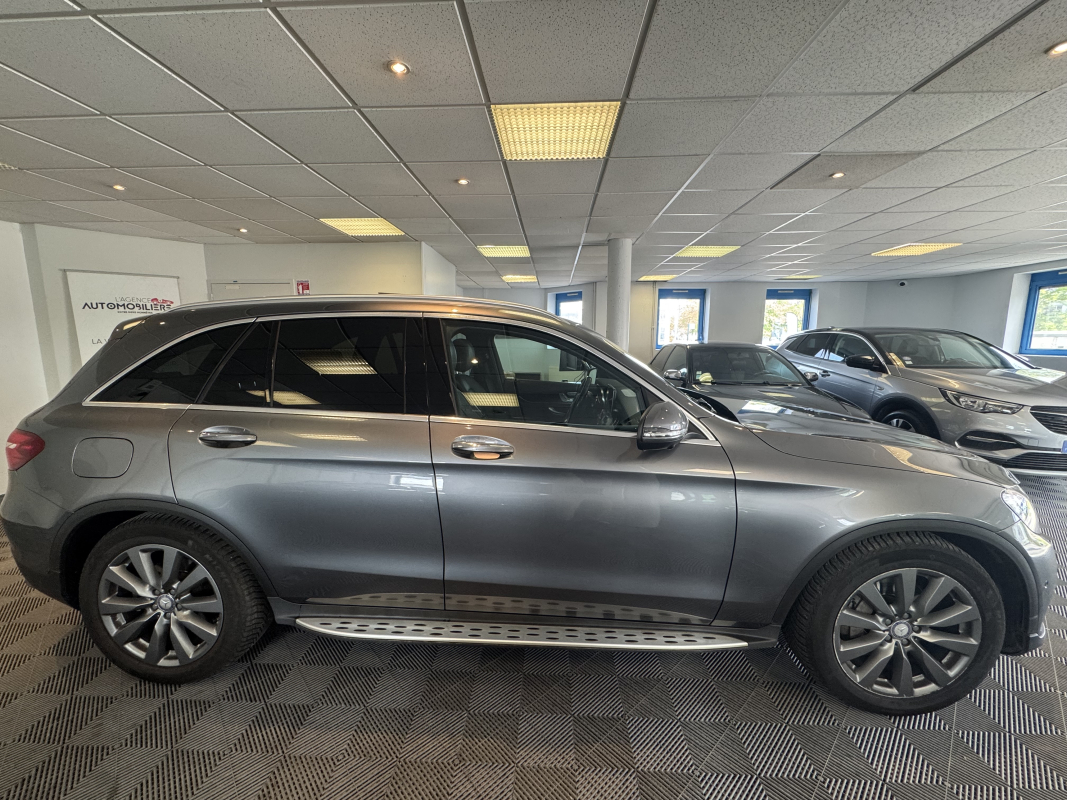 Mercedes GLC — 17
