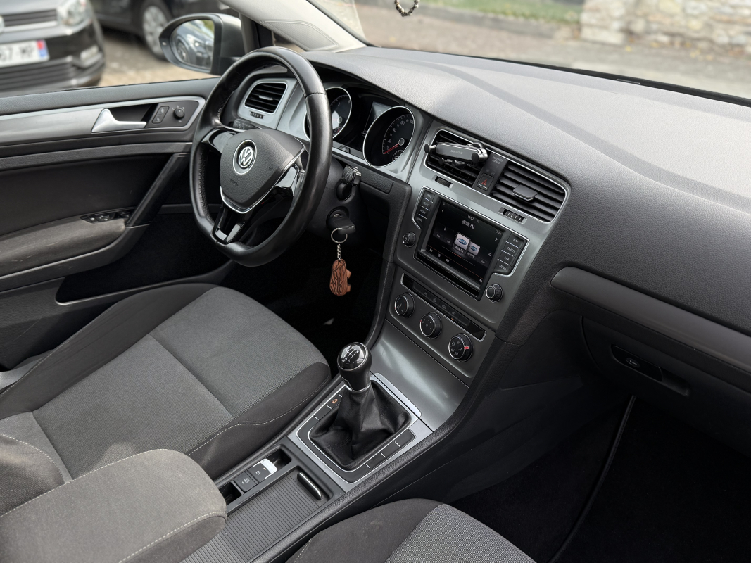 Volkswagen Golf — 12