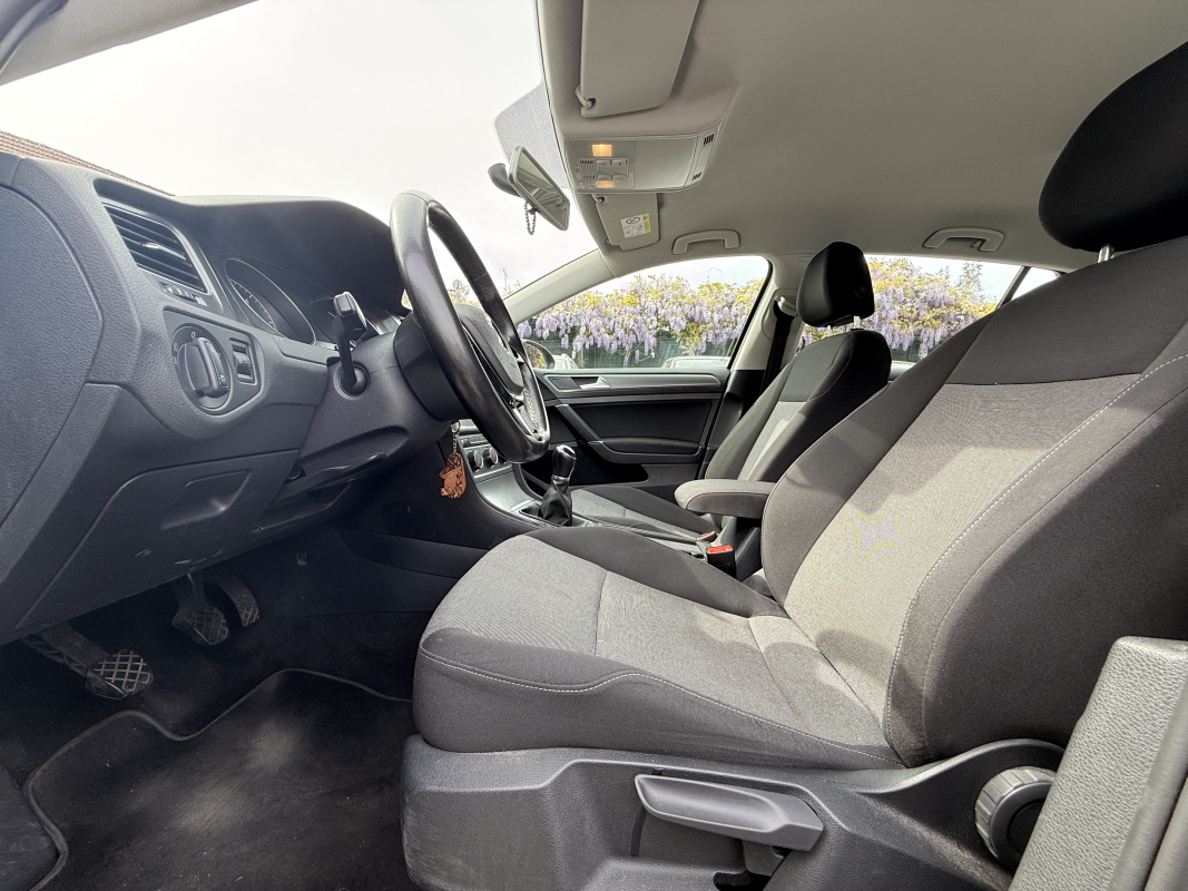 Volkswagen Golf — 11