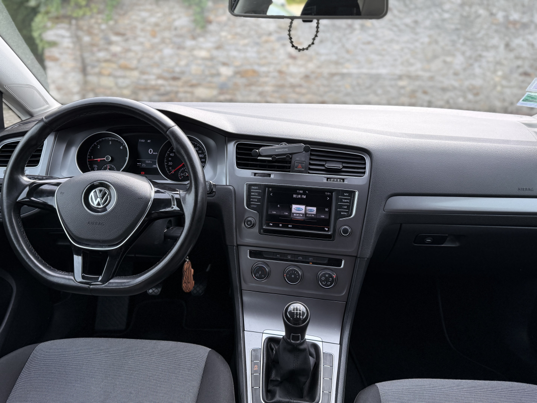 Volkswagen Golf — 15