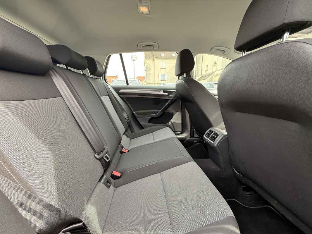 Volkswagen Golf — 13