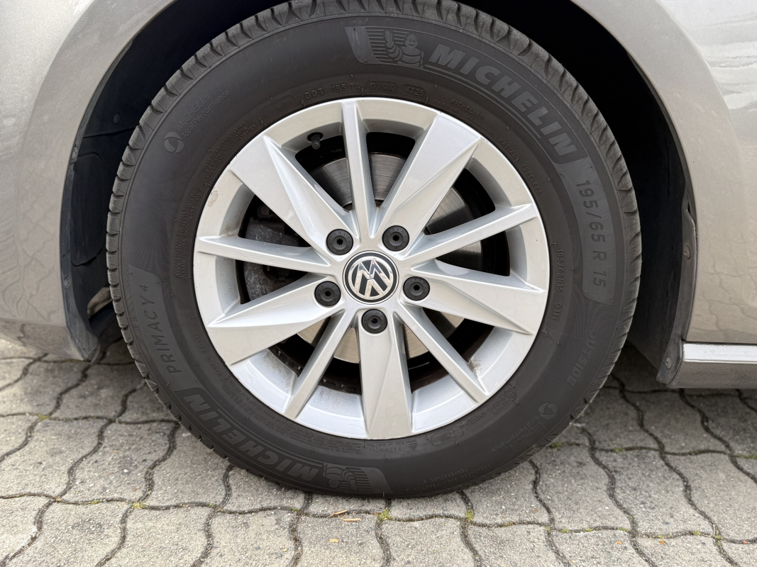 Volkswagen Golf — 20