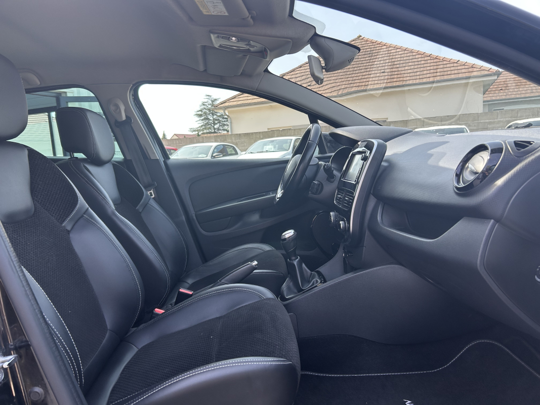 Renault Clio — 11