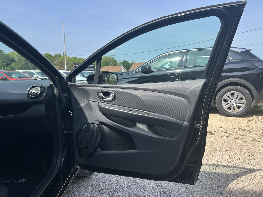 Renault Clio — 32