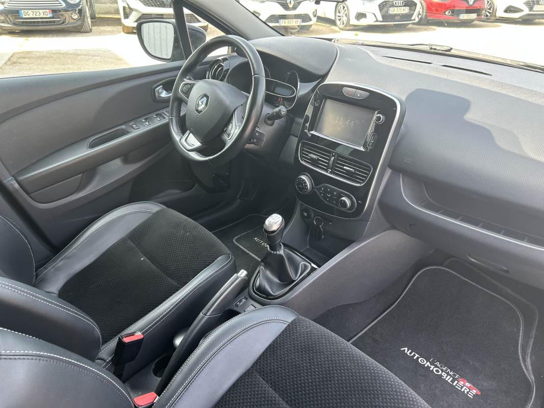 Renault Clio — 12