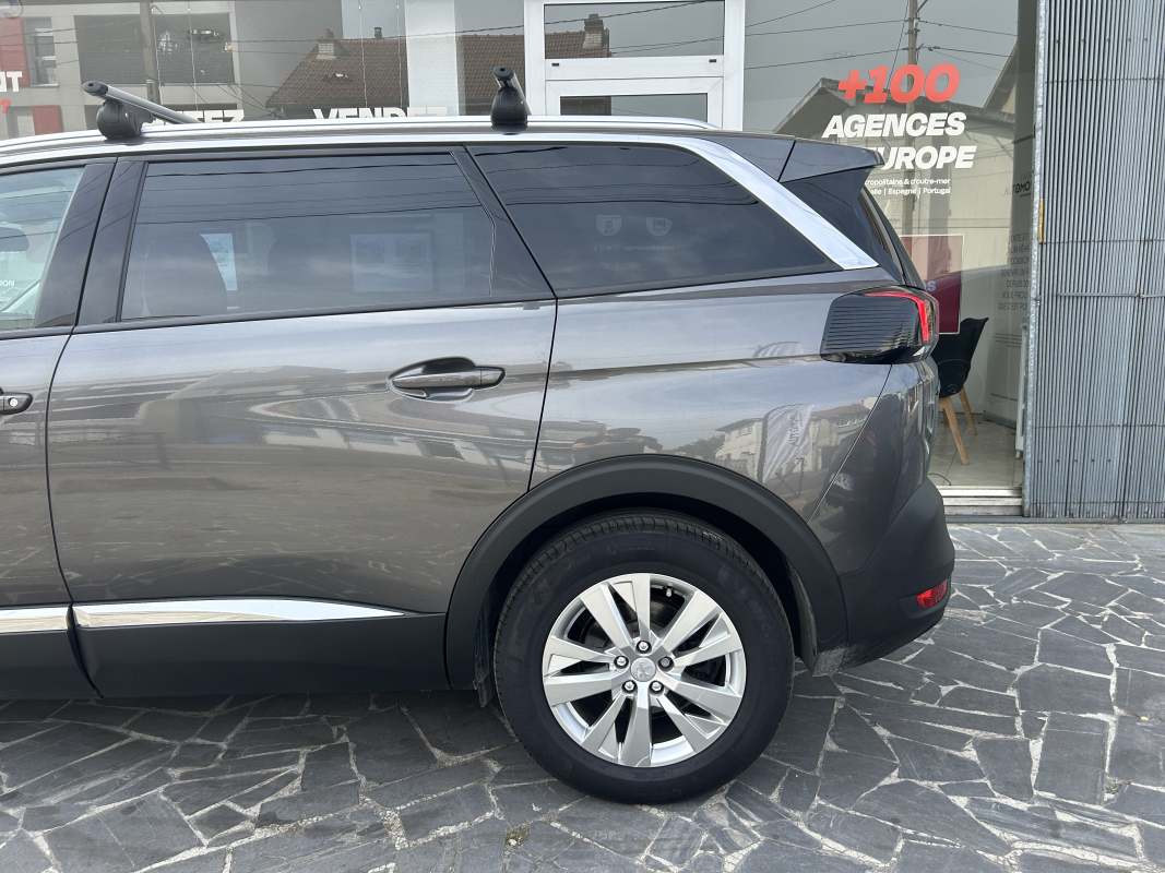 Peugeot 5008 — 9