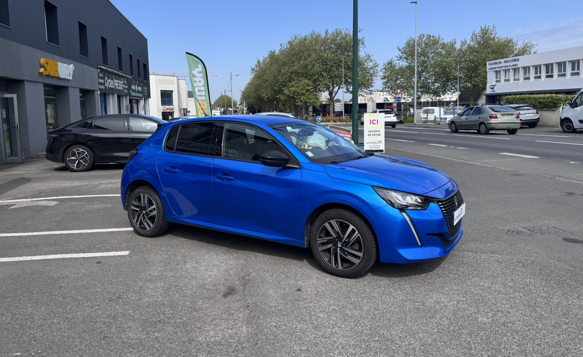 Peugeot 208 — 3