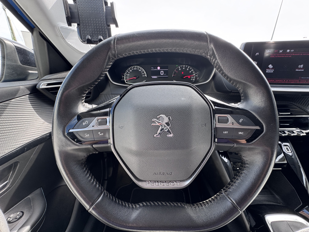 Peugeot 208 — 11
