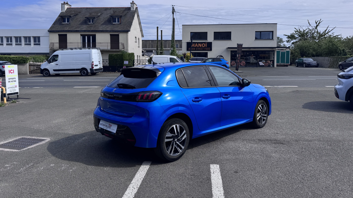 Peugeot 208 — 5