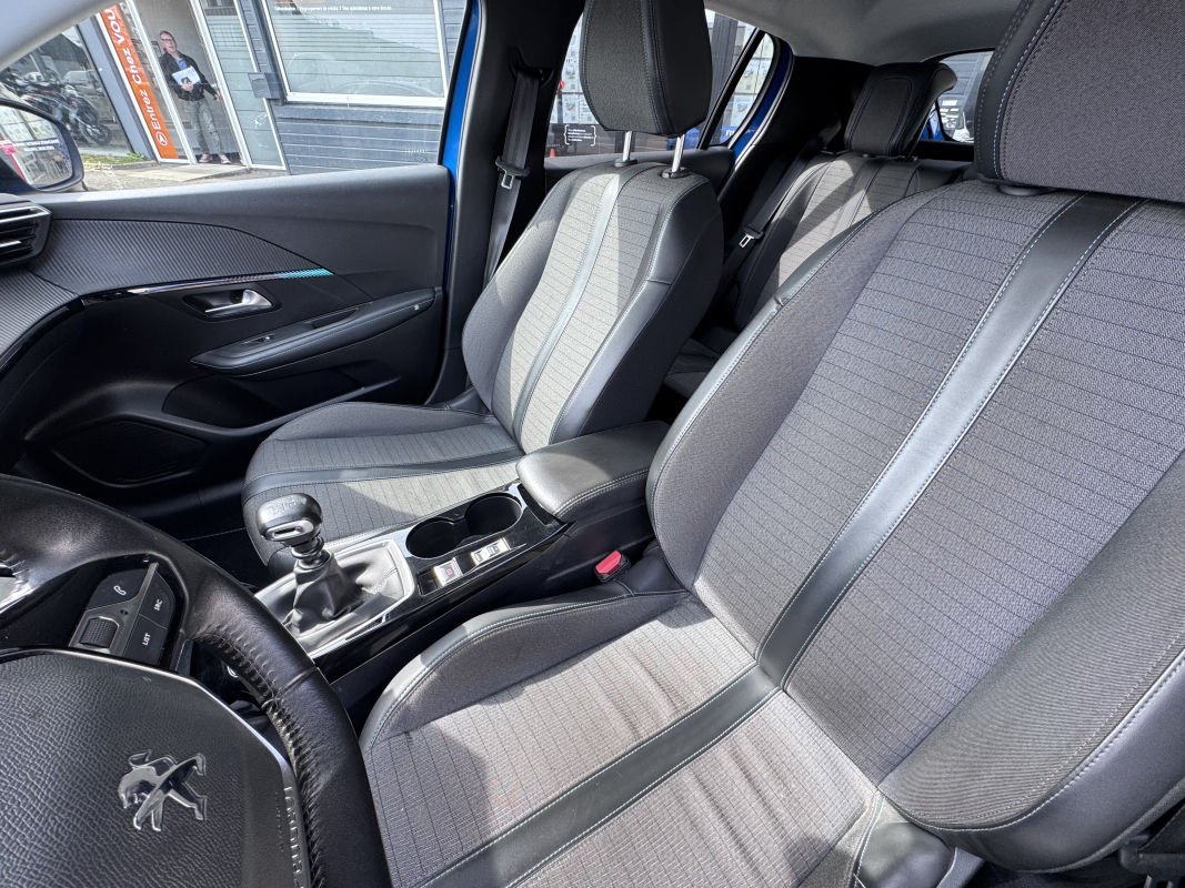 Peugeot 208 — 9