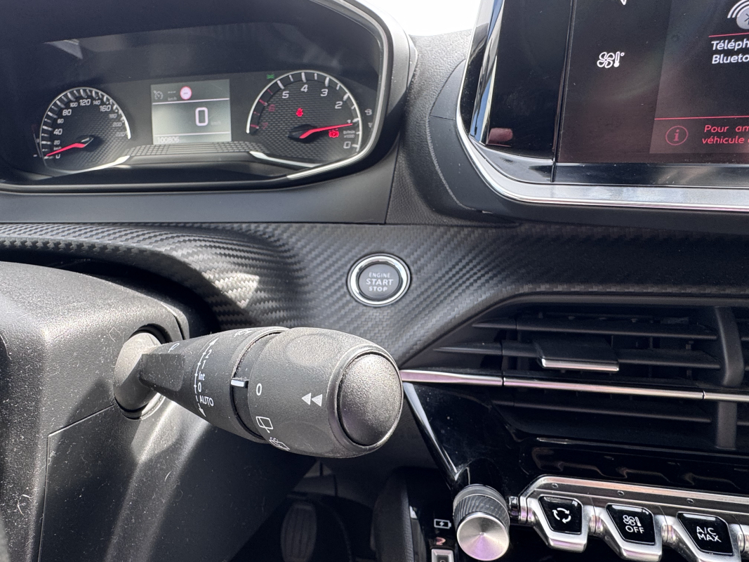 Peugeot 208 — 18