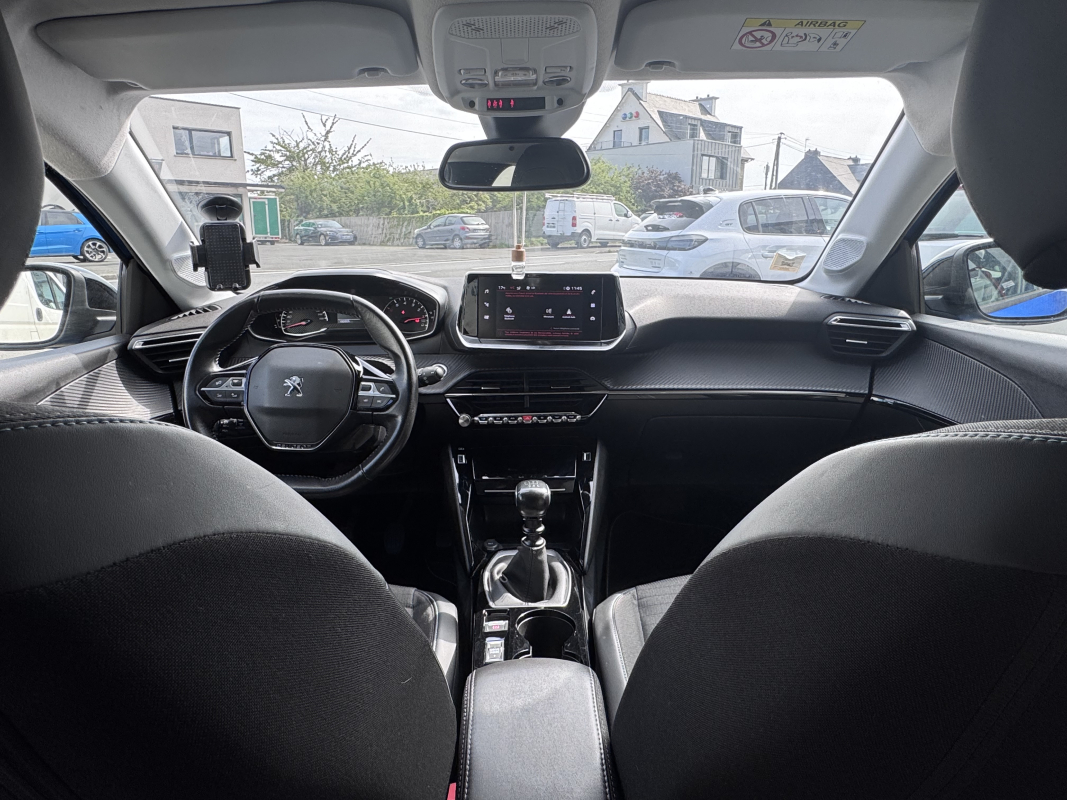 Peugeot 208 — 27