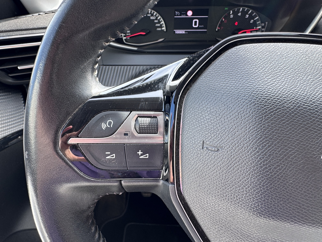Peugeot 208 — 13