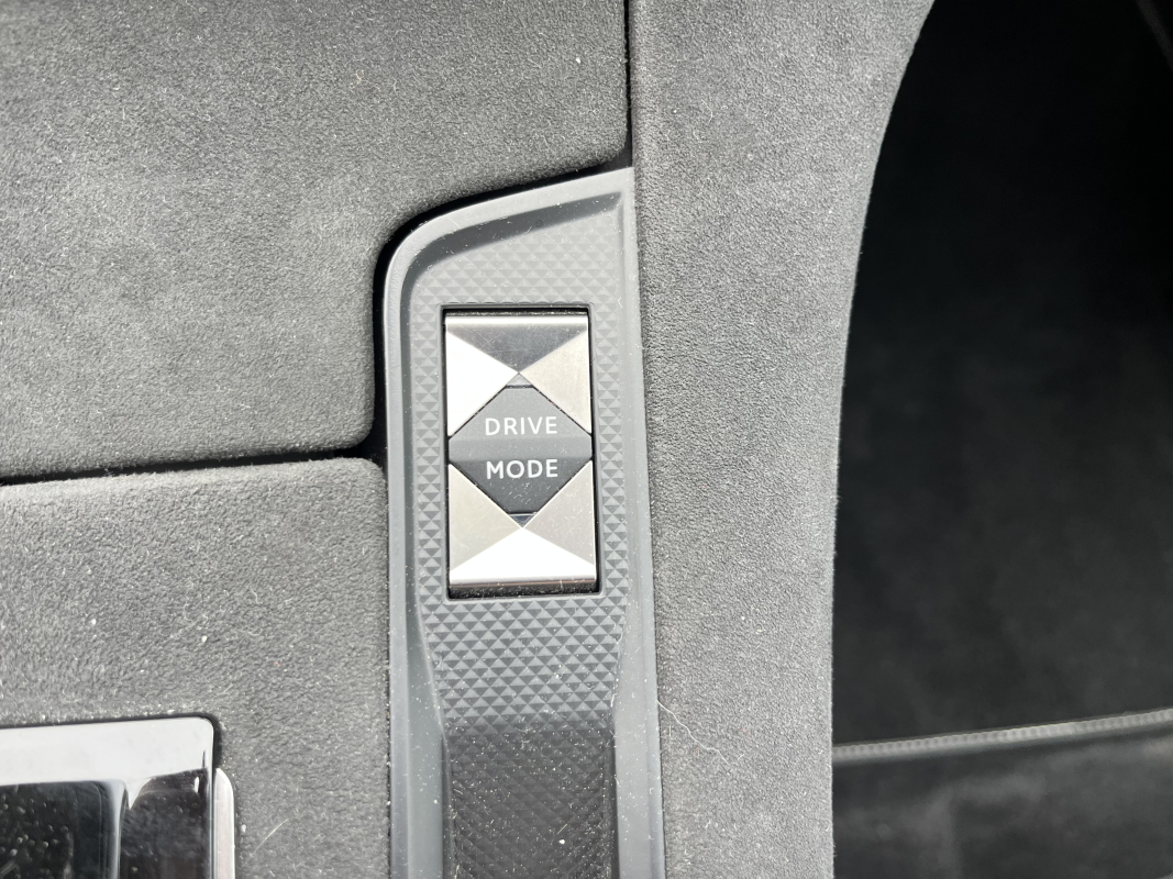 DS DS7 CROSSBACK — 31