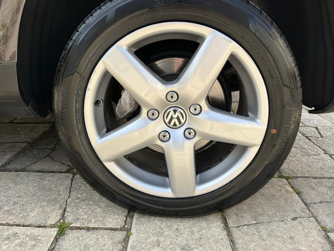 Volkswagen Touareg — 18