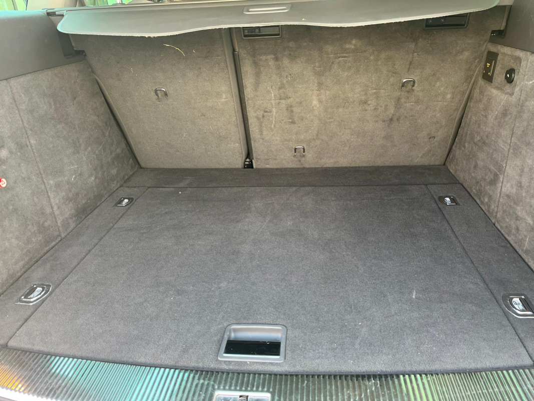 Volkswagen Touareg — 15