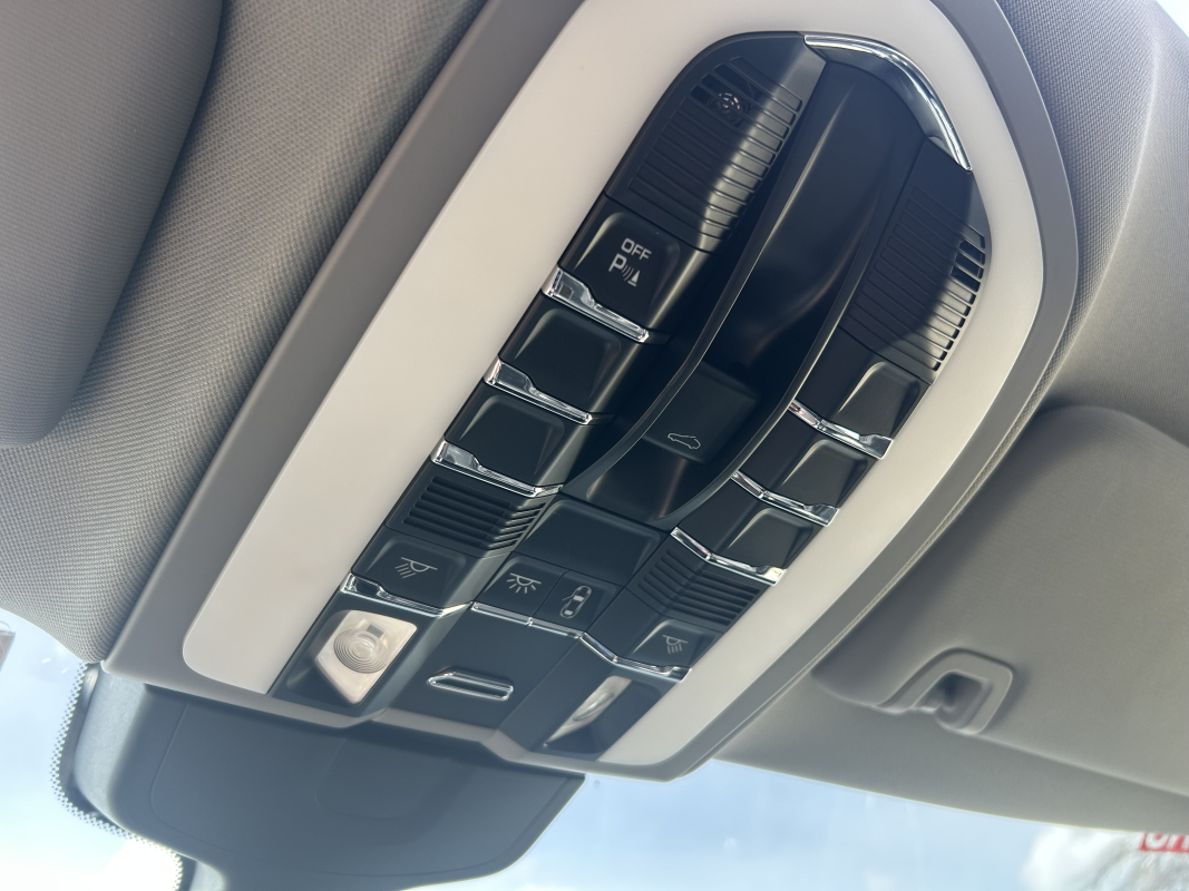 Porsche Panamera — 33