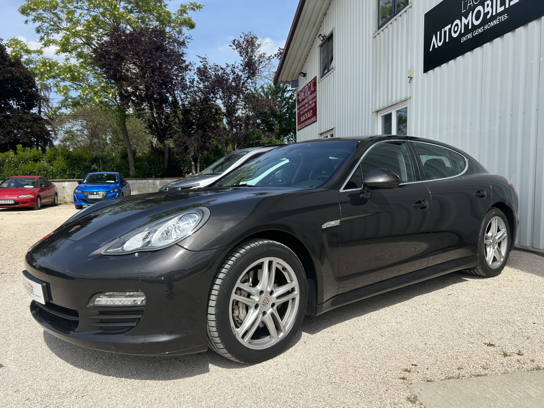 Porsche Panamera — 4