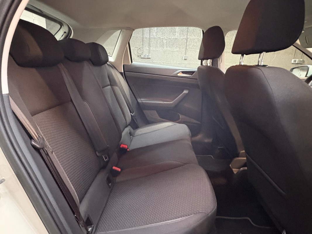 Volkswagen Polo — 16