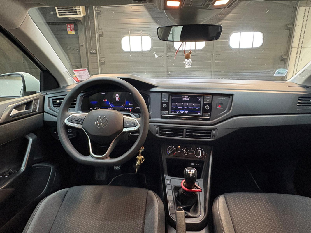 Volkswagen Polo — 13